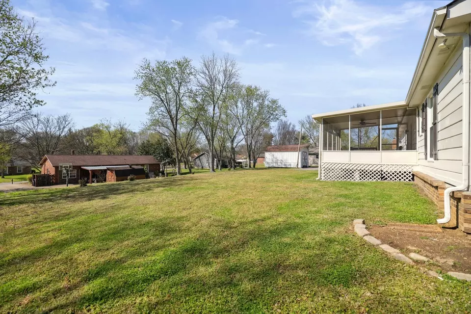 Exterior - 28 Brookside Ct, Old Hickory, TN 37138 photo 12 of 15