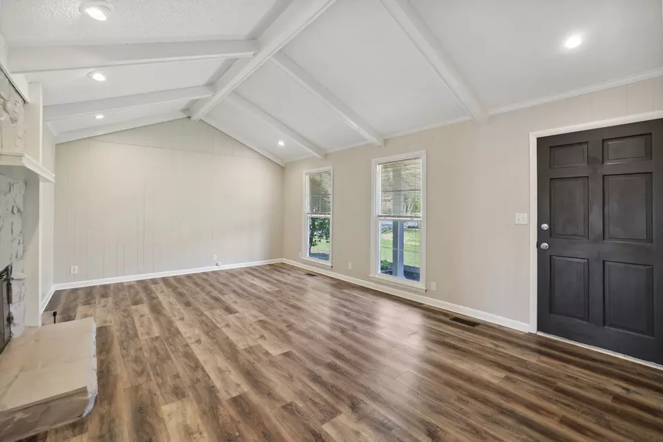 Living - 28 Brookside Ct, Old Hickory, TN 37138 photo 1 of 7