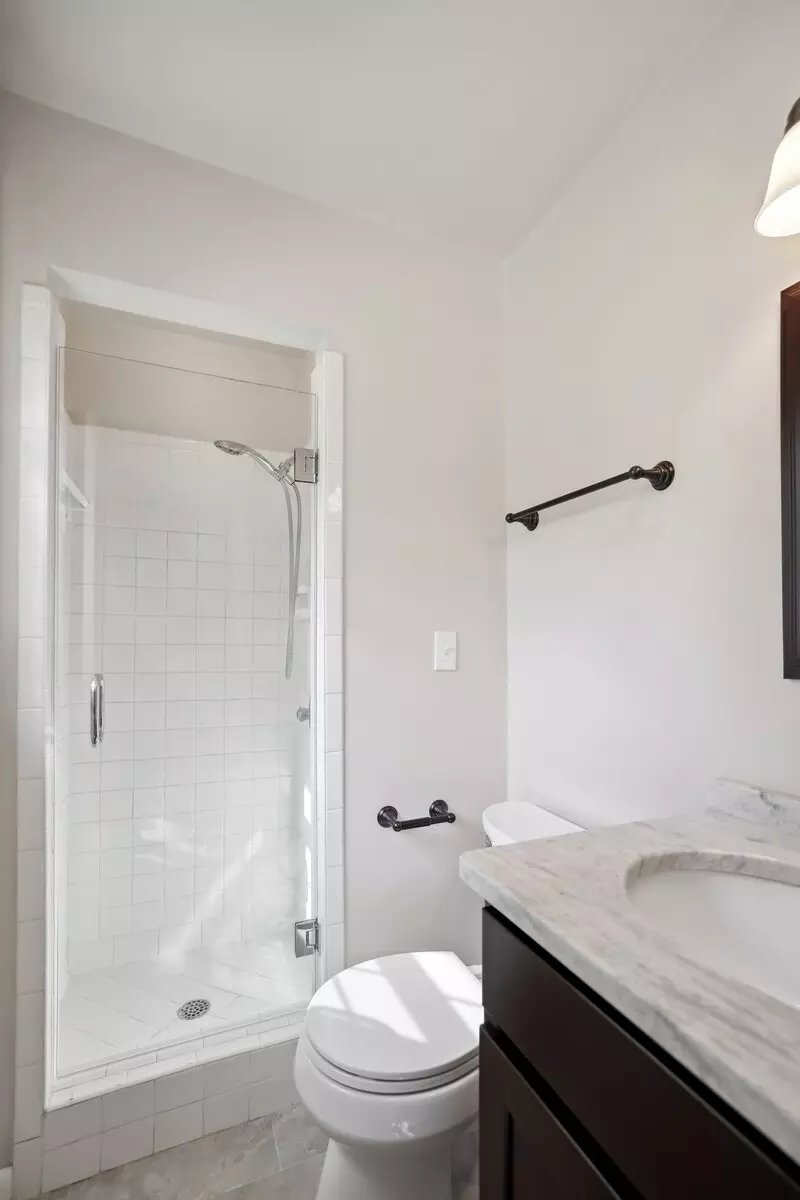 Bath - 28 Brookside Ct, Old Hickory, TN 37138 photo 4 of 4