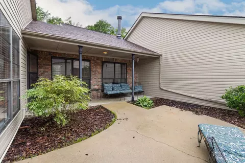 704 Laurel Hill Dr, Old Hickory, TN 37138