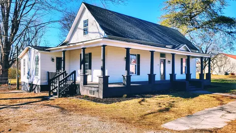 200 Front St S, Decherd, TN 37324 photo 1