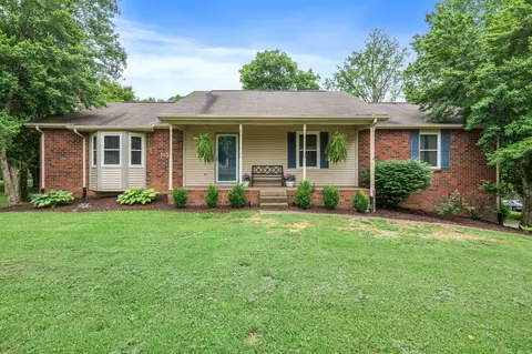 113 Baldridge Dr, Cottontown, TN 37048