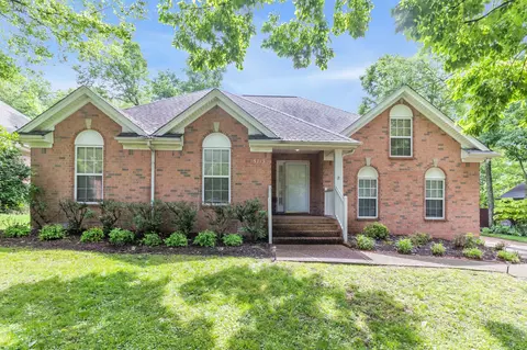 5713 S New Hope Rd, Hermitage, TN 37076