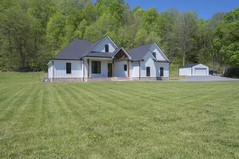 3131 Long Creek Rd, Lafayette, TN 37083