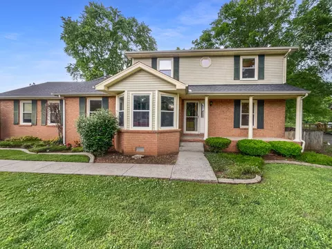 2218 Eastview Dr, Murfreesboro, TN 37128
