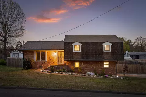 385 E Sharon Cir, Ringgold, GA 30736