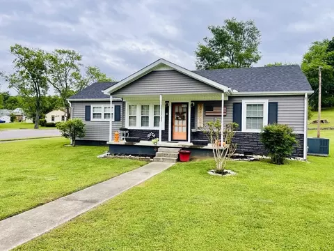 509 1st Ave, Fayetteville, TN 37334