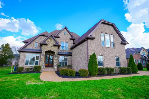 905 Larkspur Ln, Lebanon, TN 37087