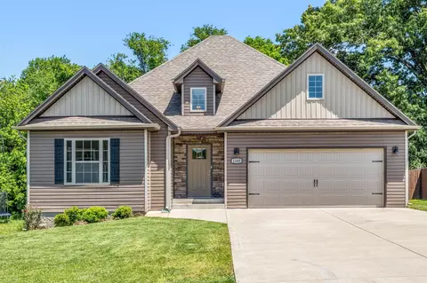 1349 Sussex Dr, Clarksville, TN 37042