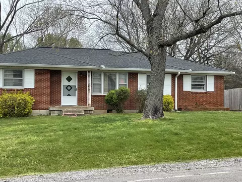 504 Scholarship Dr, Nashville, TN 37209