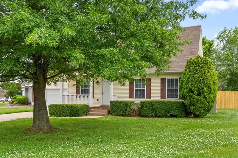 1001 Summerhaven Rd, Clarksville, TN 37042