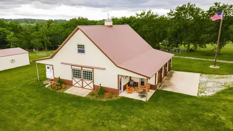300 Governor Hall Rd # B, Castalian Springs, TN 37031