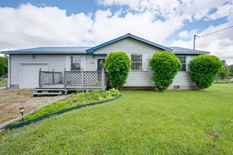 202 N F St, Hillsboro, TN 37342