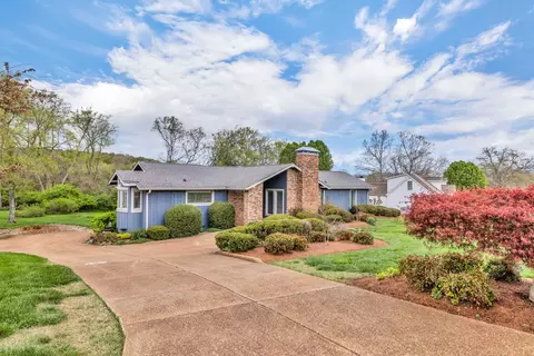 6014 Foxland Dr, Brentwood, TN 37027
