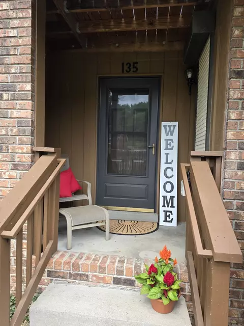 135 Brooke Castle Dr, Hermitage, TN 37076