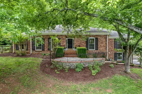 847 Highland Crest Dr, Nashville, TN 37205
