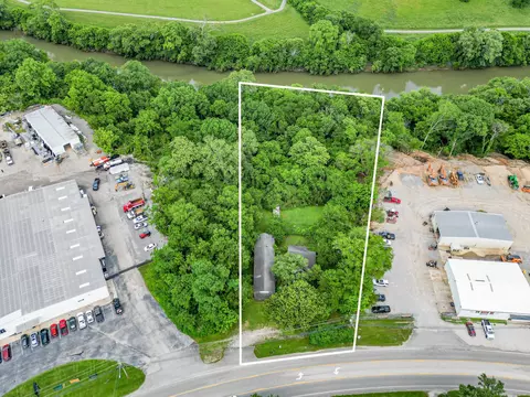 302 Santa Fe Pike, Columbia, TN 38401