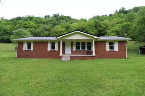 2424 Hartsville Rd, Lafayette, TN 37083