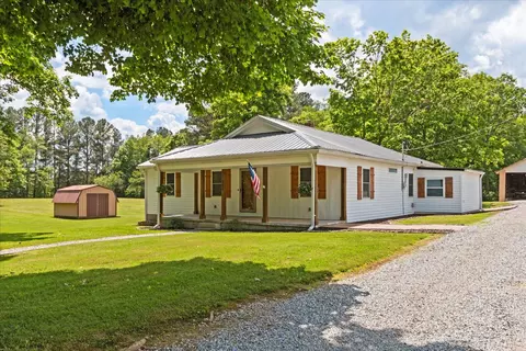 305 Grays Bend Rd, Centerville, TN 37033