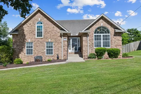 2854 Canary Ct, Columbia, TN 38401