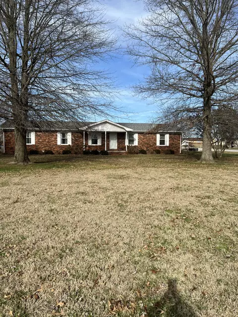 442 Brattontown Cir, Lafayette, TN 37083