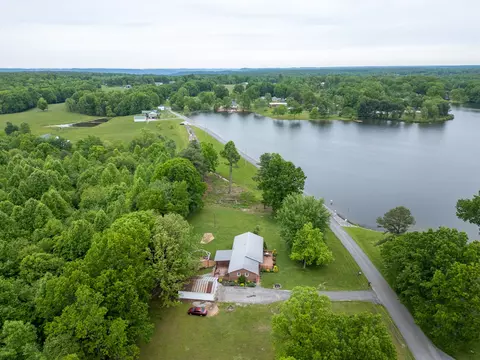 657 Idlewild Dr, Sparta, TN 38583