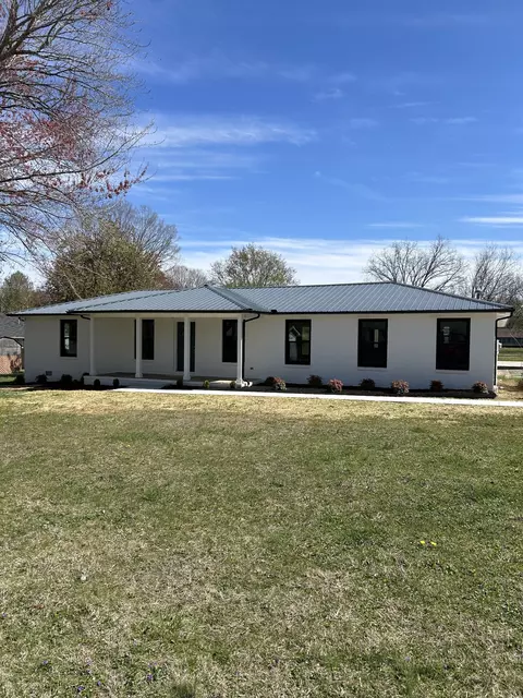 2202 A St, Tullahoma, TN 37388