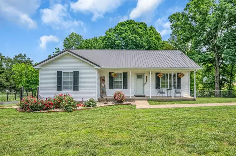 1939 Old County House Rd, White Bluff, TN 37187