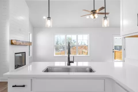 1205 Elizabeth Ln, Clarksville, TN 37042