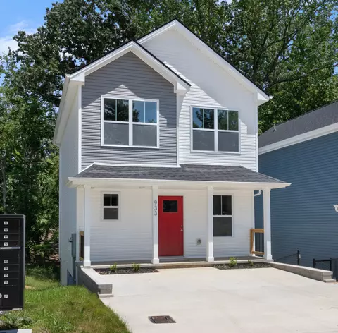 933 Oak Ln, Clarksville, TN 37040