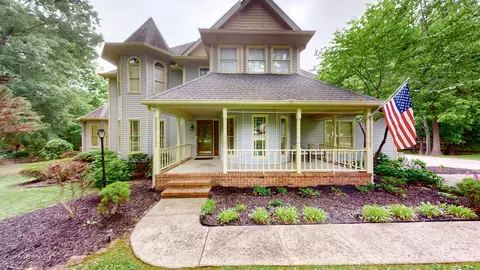 406 Huntington Pl, Tullahoma, TN 37388