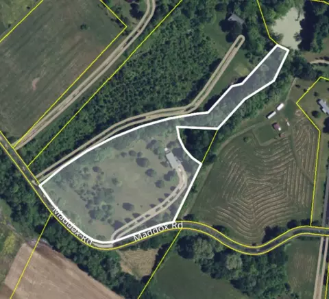 1352 Maddox Rd, Centerville, TN 37033