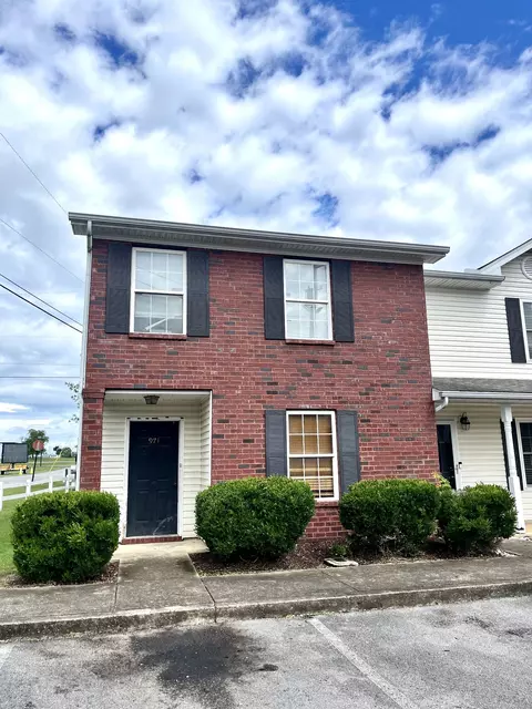 971 Evie Ann Ln, La Vergne, TN 37086