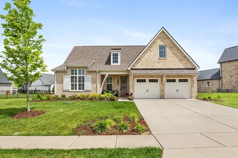 7452 Flatbush Dr, College Grove, TN 37046