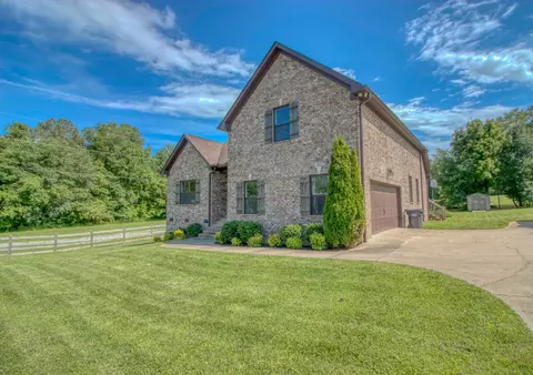 385 Tom Link Rd, Cottontown, TN 37048
