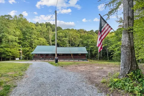 925 Nancy Shawl Rd, Dickson, TN 37055 photo 4