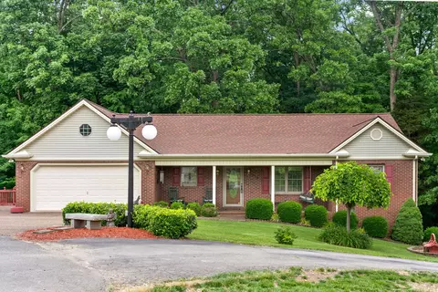 210 Oriole Dr, Hopkinsville, KY 42240
