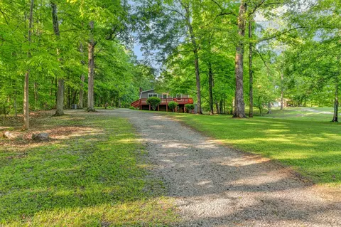 410 Lee Rd, Cottontown, TN 37048