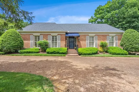 2707 Abbott Martin Rd, Nashville, TN 37215