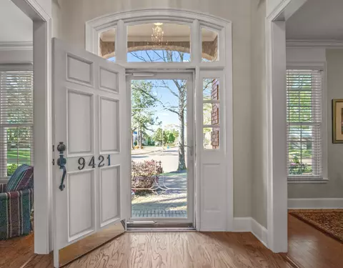 9421 Doe Meadow Dr, Germantown, TN 38139