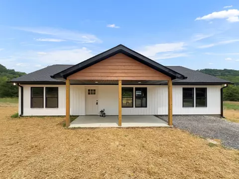 8 Nabors Hollow Ln, Hickman, TN 38567
