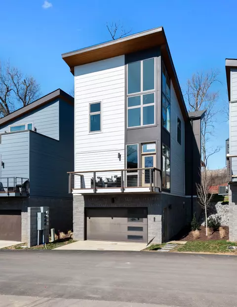 3050 Edwin Cir #40, Nashville, TN 37207