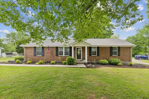 2138 Old Greenbrier Pike, Greenbrier, TN 37073