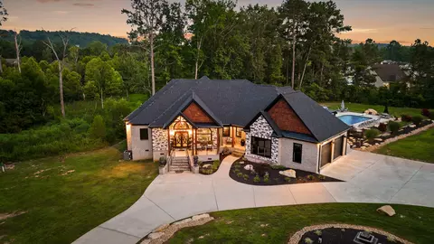 8312 Igou Gap Rd, Chattanooga, TN 37421