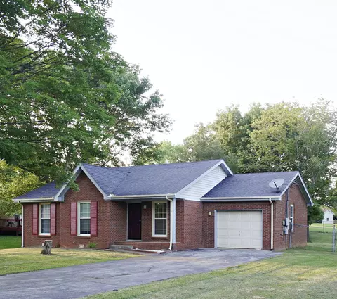603 Overton Dr, Clarksville, TN 37042