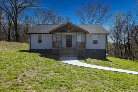220 Columbia Ave, Centerville, TN 37033