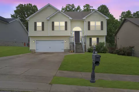 1272 Morstead Dr, Clarksville, TN 37042