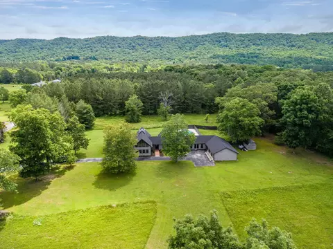 296 Walker Ln, Ringgold, GA 30736