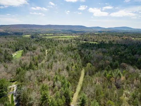 17 Menteith Ln, Crossville, TN 38558