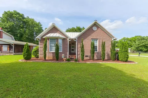 910 Old Jackson Rd, Henderson, TN 38340